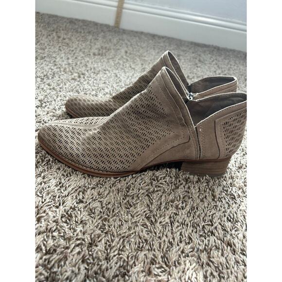 Vince Camuto Perforated Suede Booties Clorieea size 10. - Picture 8 of 8